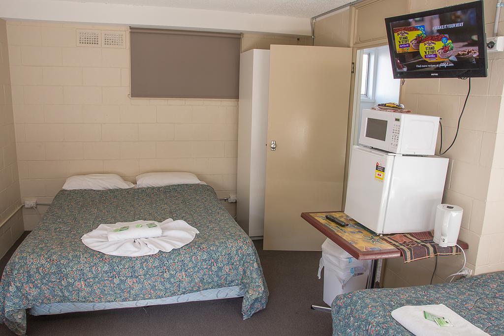 The Swiss Motel Cooma Extérieur photo